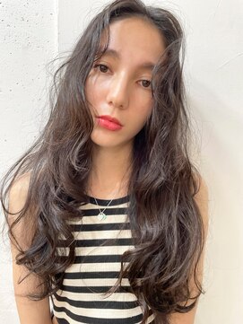 ヴァージ(Verge) レイヤーカット/ウェーブパーマ/前髪/こなれミディ[代官山駅]