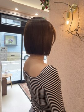 トリコ 柏(tricot) 切りっぱなしボブ/ヘーゼルベージュ