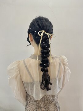 ヘアーアンドメイクアップモパ 編みおろしアレンジ