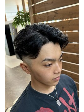 サロンドクオリア(Salon de Qualia) フェード/バーバースタイル/メンズパーマ/ニュアンスパーマ