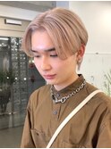 渋谷メンズブリーチカラーミルクティーベージュセンターパート