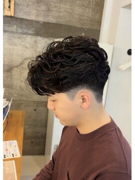 メンズギフト(men's GIFT) ラルフフェザー毛流れセンターパートツーブロック刈り上げ