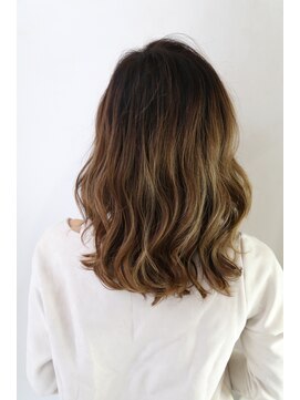 ラウレア(Laule'a) 外国人風グラデーション@ウェーブ