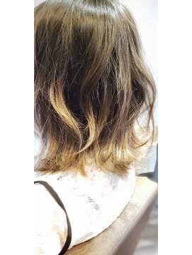 ピリナ(Pilina) バレイヤージュで夏を満喫♪