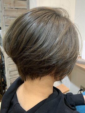 ハロ 蕨(HALO) 前下がりショートスタイル