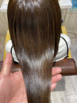 シャルマン 六町(CHARMANT) 酸熱トリートメント×カラーカット