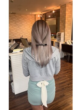 フィリア 東口店(Filea) Shadow Roots