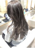 巻きやすいロングレイヤー×透け感グレージュ