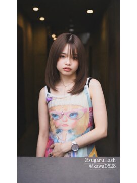 ヘア&エステ ヒロイン 西武池袋店 ツヤツヤブラウンおさまりミディアムレイヤースタイル。