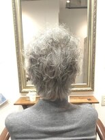 ヘアー グリーン(hair green) 50代60代70代/ウルフパーマ/ウルフショート/グレイヘア