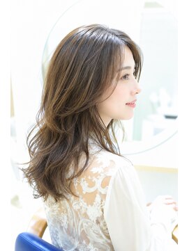 ヘアースタジオフォルム ソフトにレイヤーを入れたゆるふわスタイル