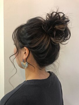 ヘアアーツ ブルーム(hair art's BLOOM) 高めのゆるふわおだんご。