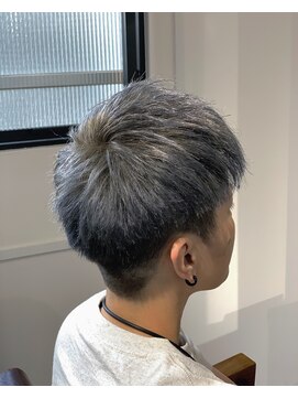 ベル(Belle) ベリーショート×ダブルカラー