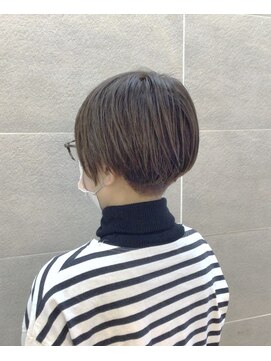 ボネッカ 鶴見(BONECCA) 刈り上げマッシュスタイル　石黒聡子