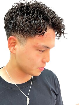 銀座マツナガ 浅草店 スパイラルパーマ/ツーブロック アップバング フェード