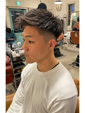 アンティコ(Antico) ツイストスパイラル　フェードアップバングショート