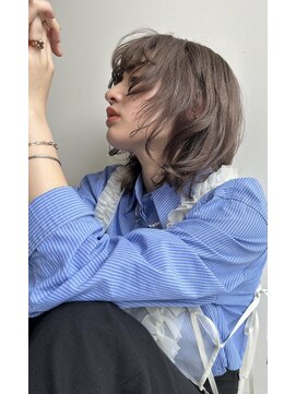 サラビューティーサイト 志免店(SARA Beauty Sight) 顔まわりにレイヤーのミディアムヘア/ベージュカラー☆山之内