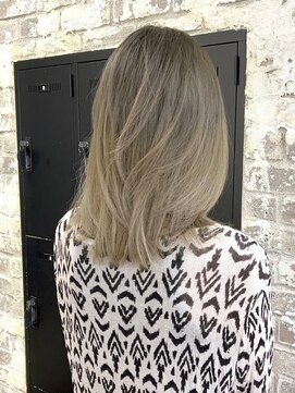 ソル オモテサンドウ 表参道 青山(SOL . OMOTESANDO) ミルクティーベージュローライトインナーカラーハイライト