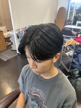 アンダーザサンスイート(Under The Sun SUITE) ナチュラル毛流れセンターパート