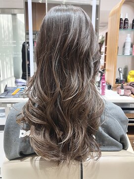 ピークアブー アヴェダ ギンザシックス(PEEK-A-BOO AVEDA GINZASIX) グラデーションカラー　大人可愛い　ベージュカラー　外国人風