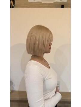 ボブ×ブロンドカラー