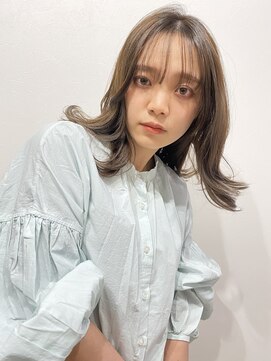 ふわっと透けるシアーカラー