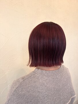 ラ クープ Lacoupe ボルドーカラー、切りっぱなしボブ