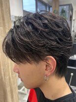 レボ 神宮寺店(Revo) 【立体感あふれるフェザーショート】