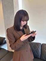 コエル(KOER)&nbsp;ミディアムレイヤー小顔カット丸みカット20代30代