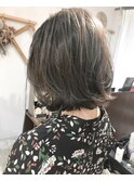 【Marl】ハイライト入りグレージュカラーの切りっぱなしボブ