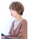 ローライトアッシュブラウン大人かわいい小顔ワンサイドショート