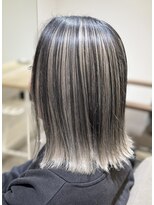 リーラ(Lila)&nbsp;脱白髪染め×アンブレラカラー