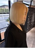 ブロンドカラー×ボブヘア