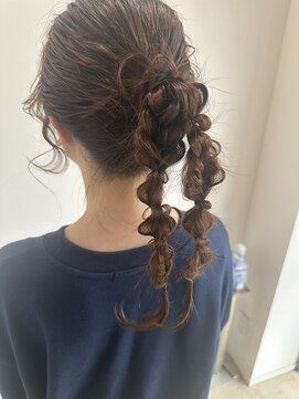 ビーヒアナウ N゜02 金沢鞍月店(BE HERE NOW) ポニーテールアレンジ♪