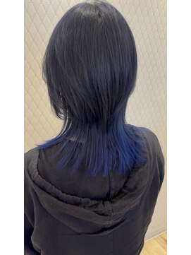 ラトゥアルーチェ(La tua Luce) 大人ウルフカット