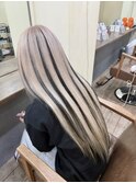 ギャルに大人気ホワイトミルクティー×黒メッシュ