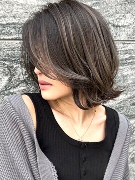 トルネード(TORNADO) 外国人風外ハネレイヤーボブハイライト　n8.2.9