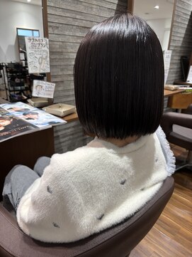 アミカ シーモール店(Amica) 切りっぱなしボブ
