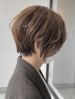 メゾンe.m.a(MAISON e.m.a)&nbsp;小顔ハンサムショートグレーブラウンくびれショート秋カラー
