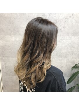 キャラ シャローネ 池袋(Chara Chalone) グラデーションシリーズ☆プラチナアッシュベージュ【池袋東口】