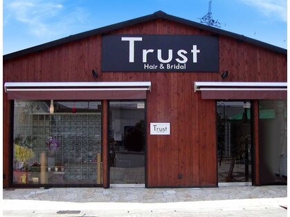 トラスト Trustの写真