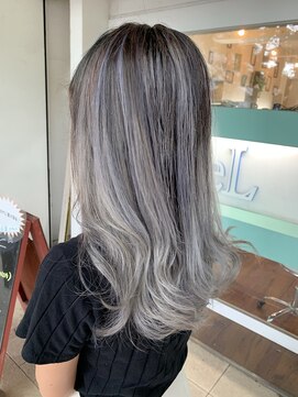 シエル ヘアーメイクアップ(CieL hair make up) #バレイヤージュ#ロング#グレー#バーティカルバレイヤージュ
