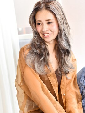 イリーブ(elieve) ハイライト☆外国人風☆グレージュ 柔らか透明感で大人かわいい