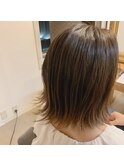 外ハネ×グレージュ