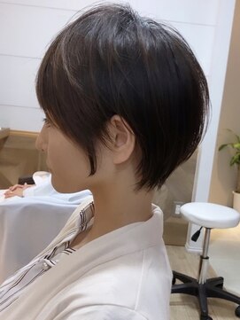 ビュー フクオカ(VIEW FUKUOKA) 美髪にオトナかわいいホワイトグレージュネビージュショートボブ