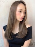 艶っぽく、軽やかに。フェイスレイヤーが奏でるロングヘア