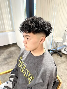 ザ オーダー(THE ORDER) ミドルスキンフェードカットスペインカールパーマメンズパーマ