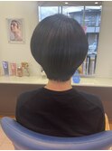 大人/40代／50代／美髪／ショート／くびれ／グラデーション/