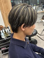 ハイライトセンターパートメッシュダブルカラーツーブロック
