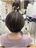 白髪ぼかしハイライトショート